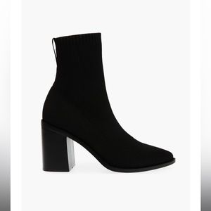 STEVE MADDEN NEW YORK BRAND NEW BLACK BOOTIES!